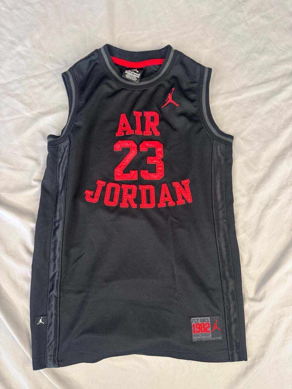 Nike Air Jordan Jumpman 23 Youth Black Red Sleeveless Basketball Jersey Size M (